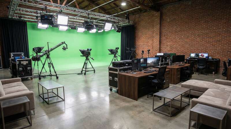 小马拉大车创作中心